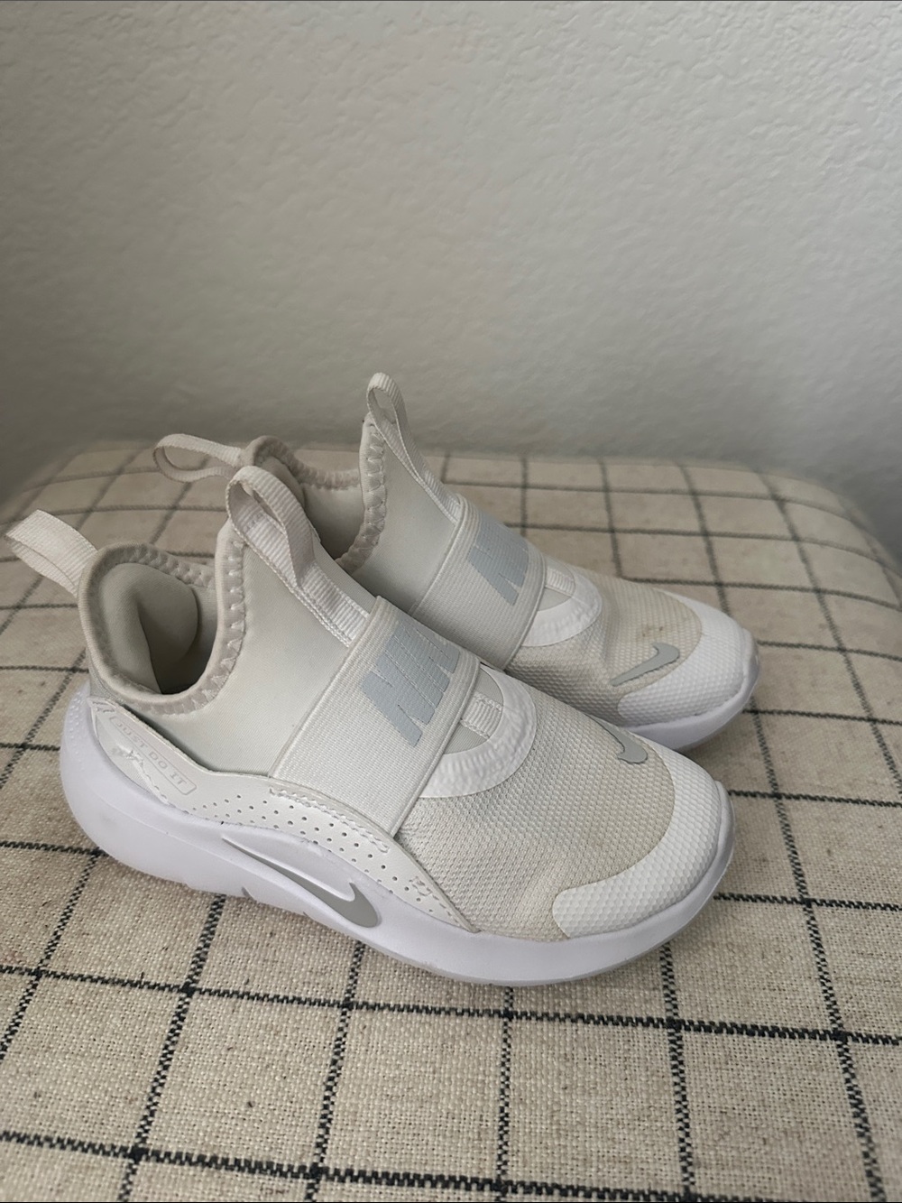 Nike Kids White Slip-On Sneakers with Light Gray Swoosh flex runners
